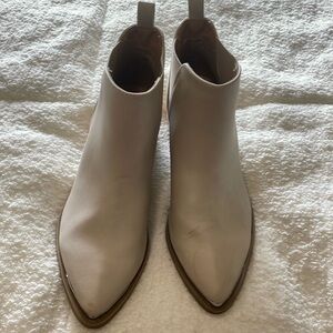 Dolce Vita, booties, size 7, cream